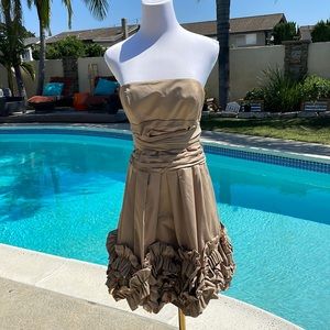 BCBGMaxAzria taupe strapless ruffled gown, 2 front pockets | Sz 4